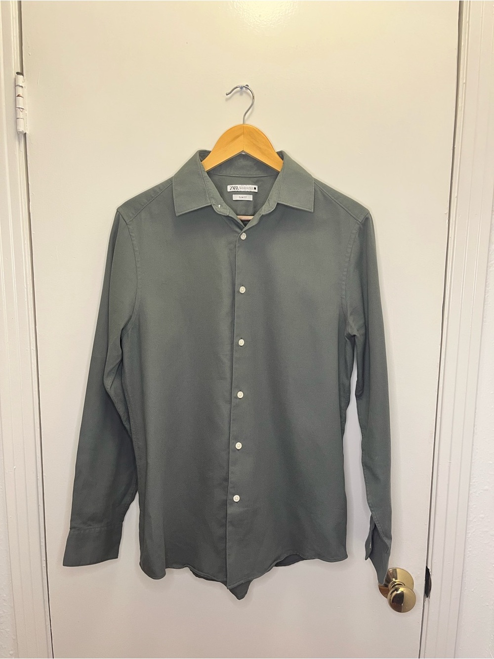 Zara Men’s Long-Sleeve Slim Fit Dress Shirt - Sage Green